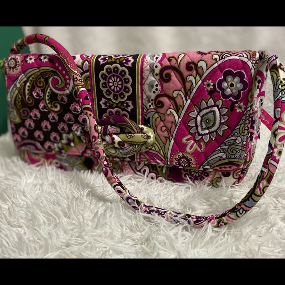 Vera bradly women hand bag new with tags